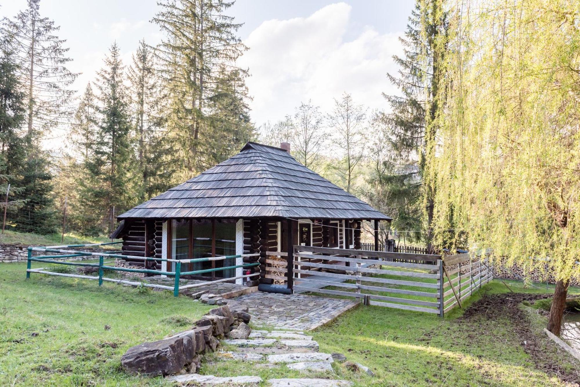 Pensiunea Casa Bunicilor Mînăstirea Humorului Exteriér fotografie